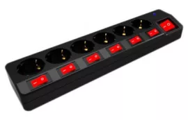 Entac SP Elosztó 6 foglalat különálló kapcsolóval túlfesz. védelemmel 1.5m 3G1.5